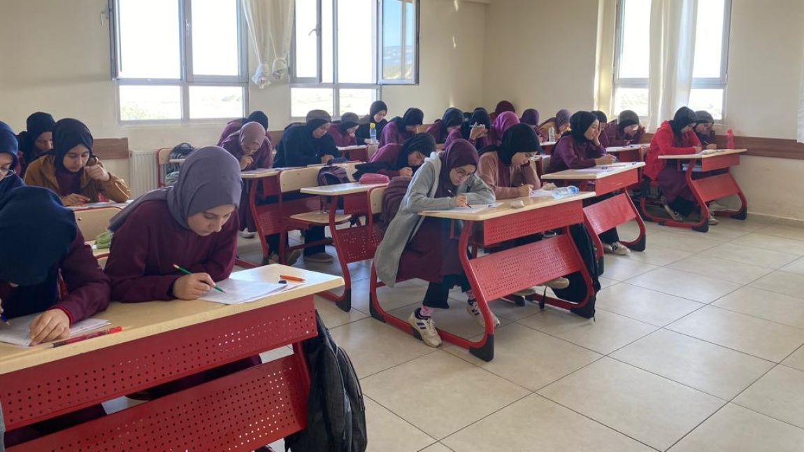 Hedef YKS Kapsamında 12.Sınıf Öğrencilerimize TYT Deneme Sınavı Yapıldı
